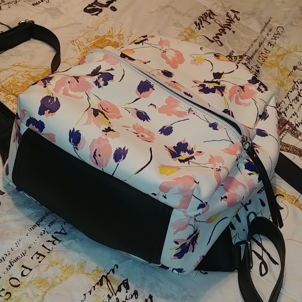 Floral backpack - Picture 2 of 4